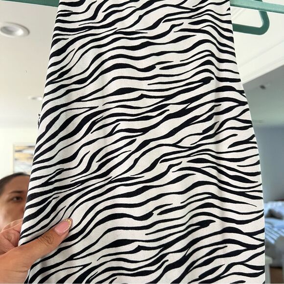 Zebra bodysuit - Picture 3 of 4